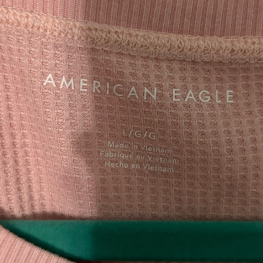 American Eagle Cropped Henley - Picture 3 of 3